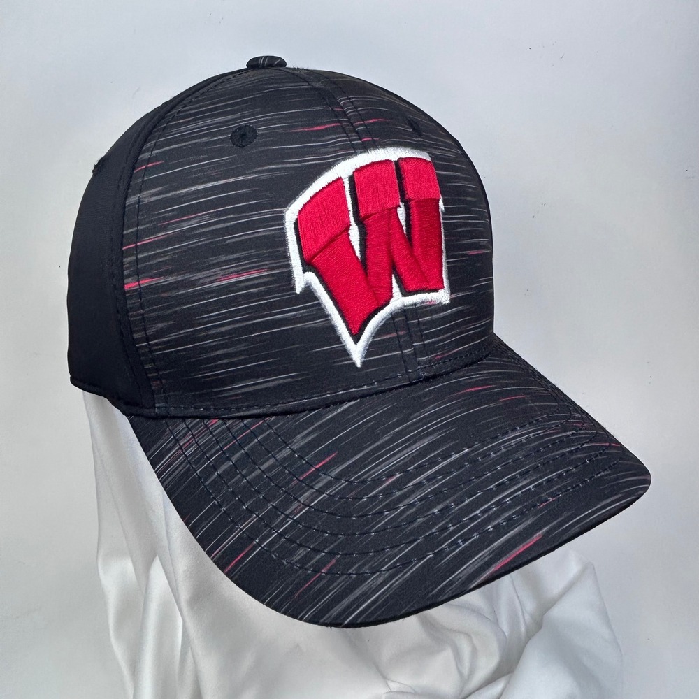 WISCONSIN BADGERS Baseball Hat Mens Black Red Memory Fit Bucky Cap Embroidered